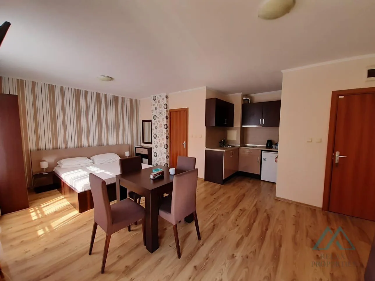 Veľký 48m2 apartmán s výhľadom na bazén v komplexe Dawn Park, Slnečné pobrežie. - foto 36