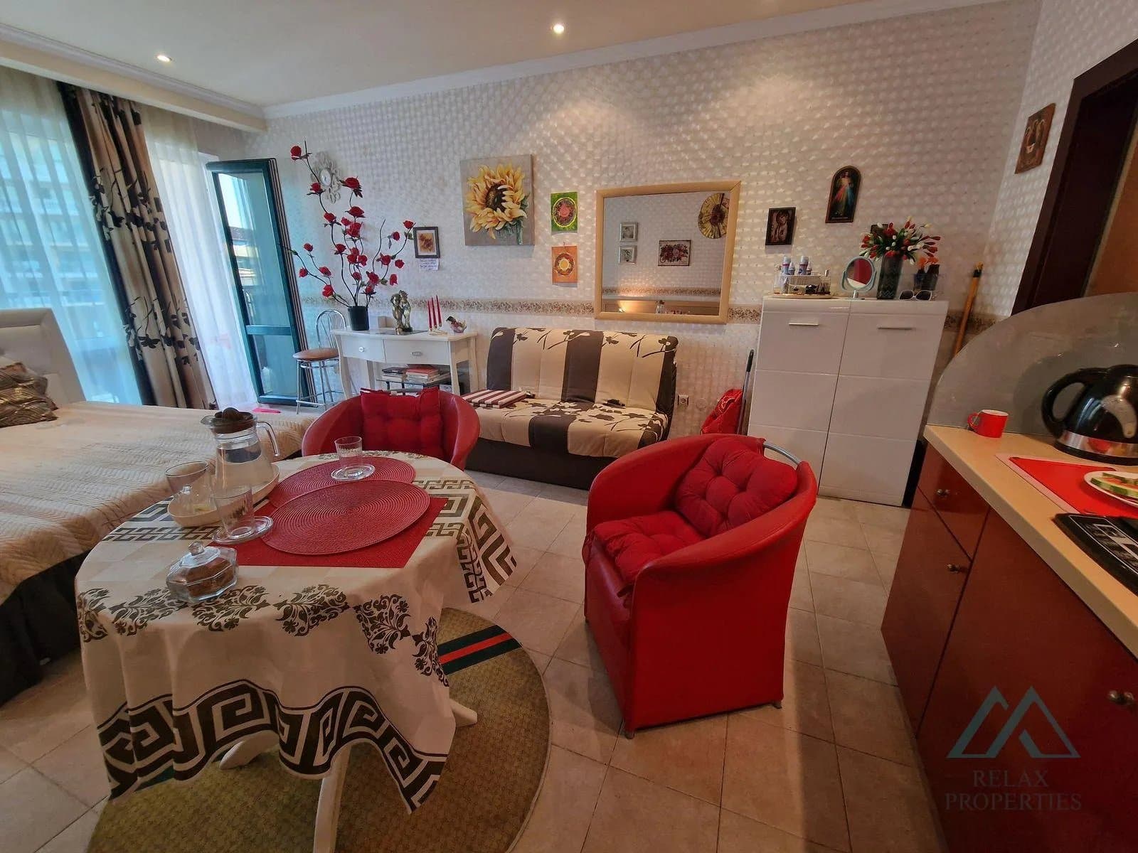 Velké studio v první linii s výhledem na bazén, 4* hotel Planeta a aquapark, 50 m od moře, Slunečné pobřeží, Bulharsko - foto 1