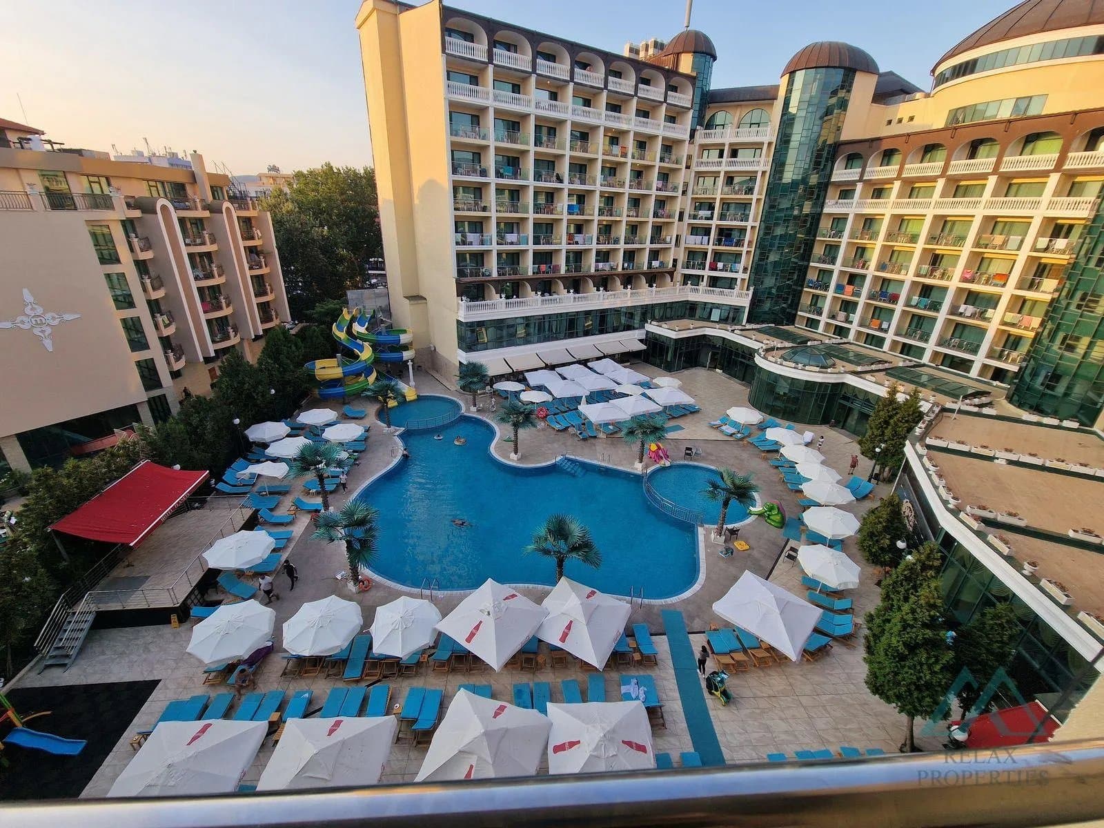 Velké studio v první linii s výhledem na bazén, 4* hotel Planeta a aquapark, 50 m od moře, Slunečné pobřeží, Bulharsko - foto 14