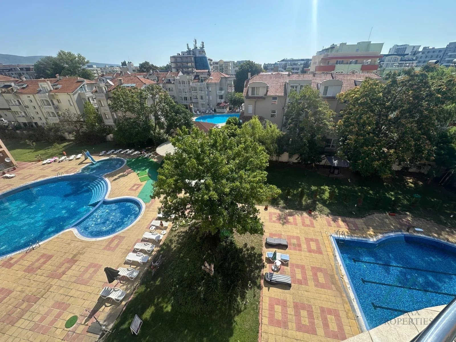 Prostorné studio s výhledem na bazén, Semiramida Gardens, Slunečné pobřeží - jen 400 m od moře - foto 5