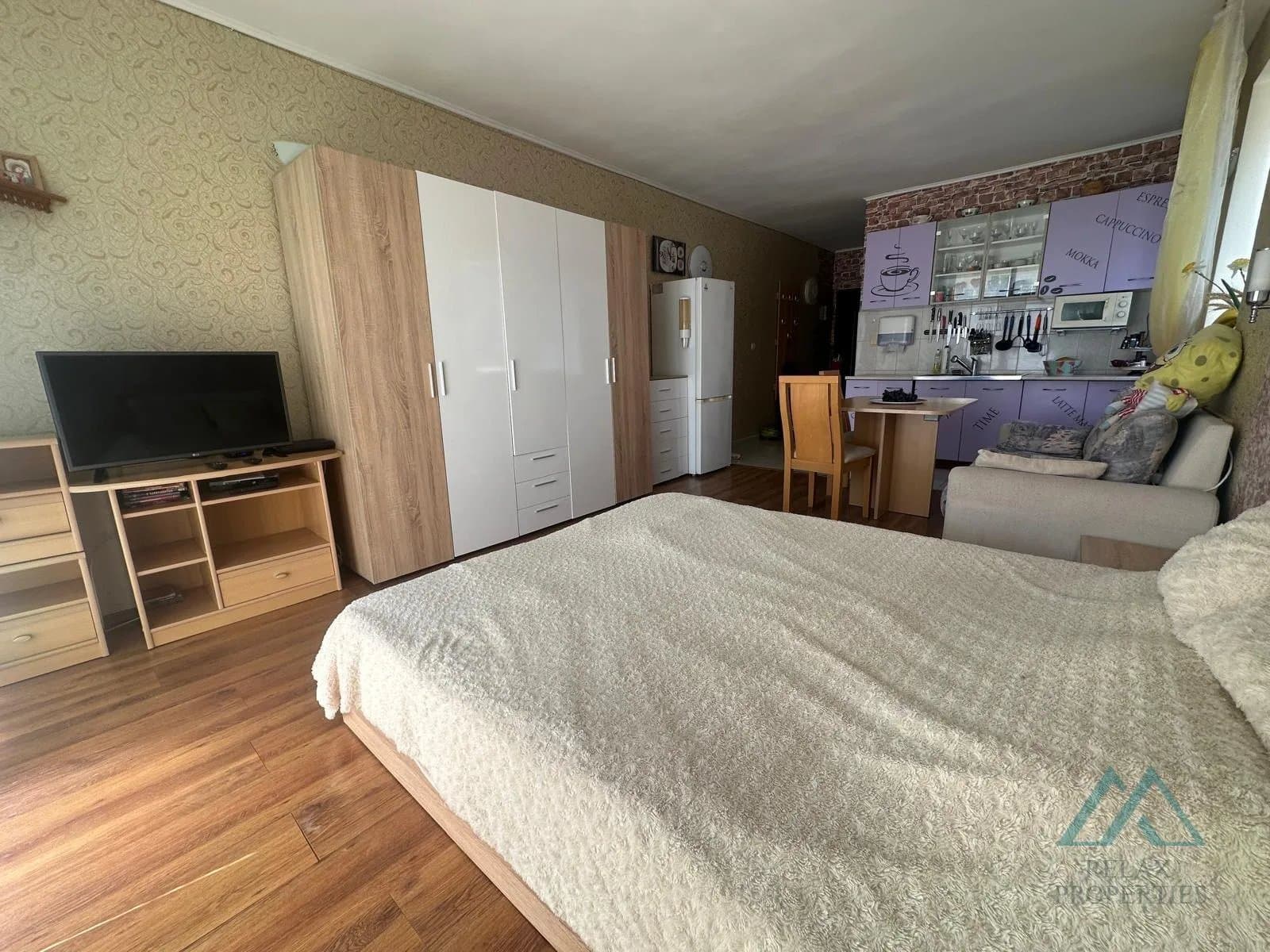 Prostorné studio s výhledem na bazén, Semiramida Gardens, Slunečné pobřeží - jen 400 m od moře - foto 7