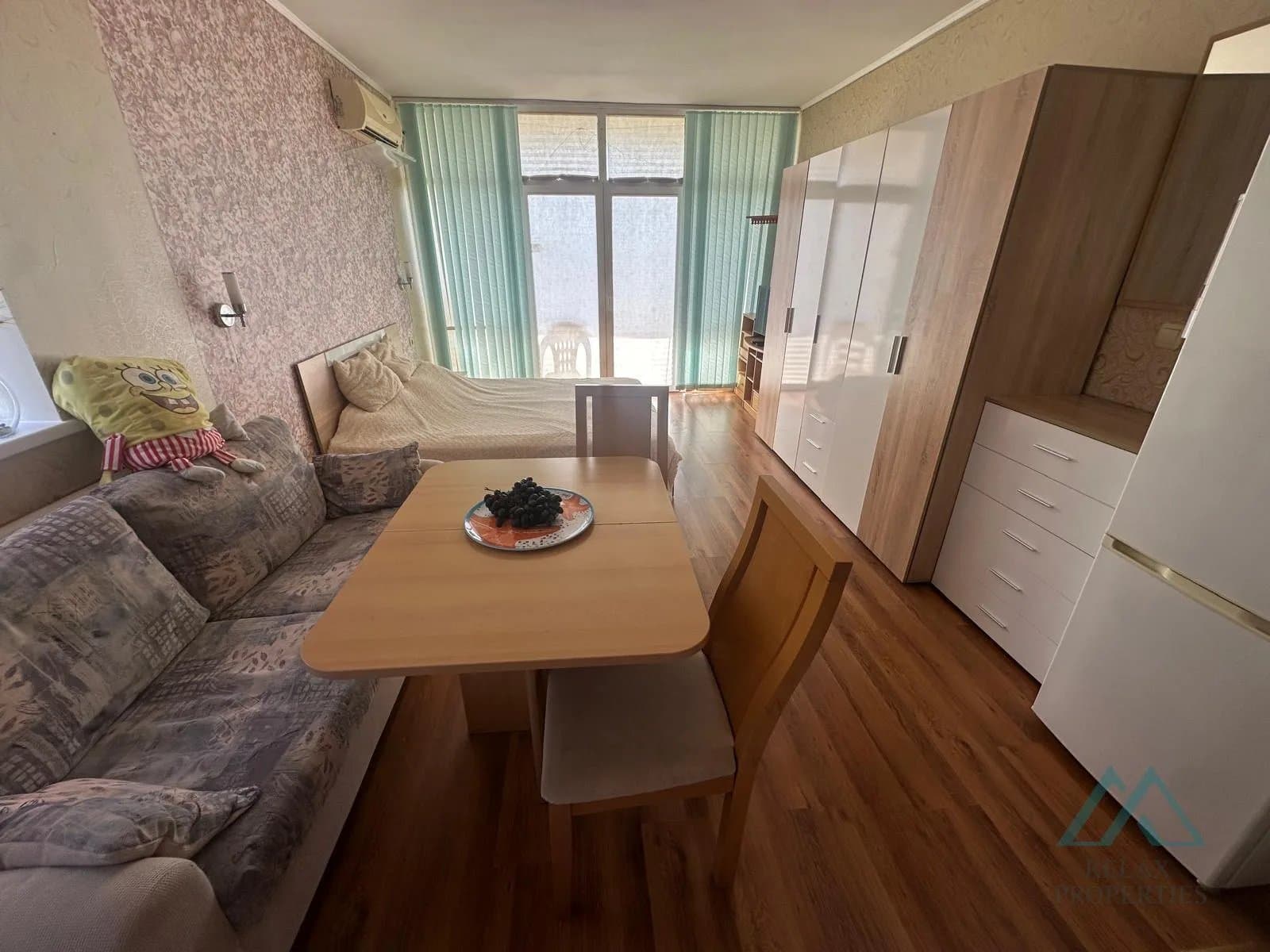 Prostorné studio s výhledem na bazén, Semiramida Gardens, Slunečné pobřeží - jen 400 m od moře - foto 13