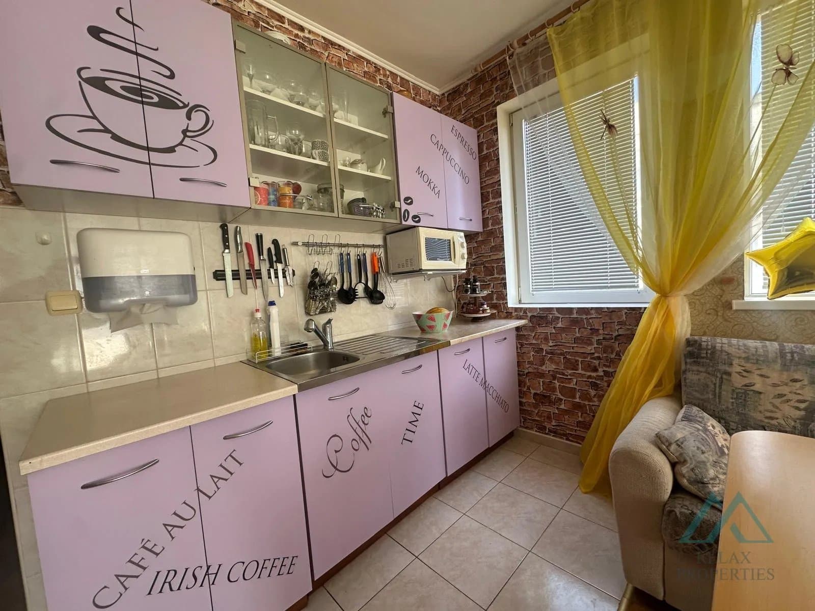 Prostorné studio s výhledem na bazén, Semiramida Gardens, Slunečné pobřeží - jen 400 m od moře - foto 14