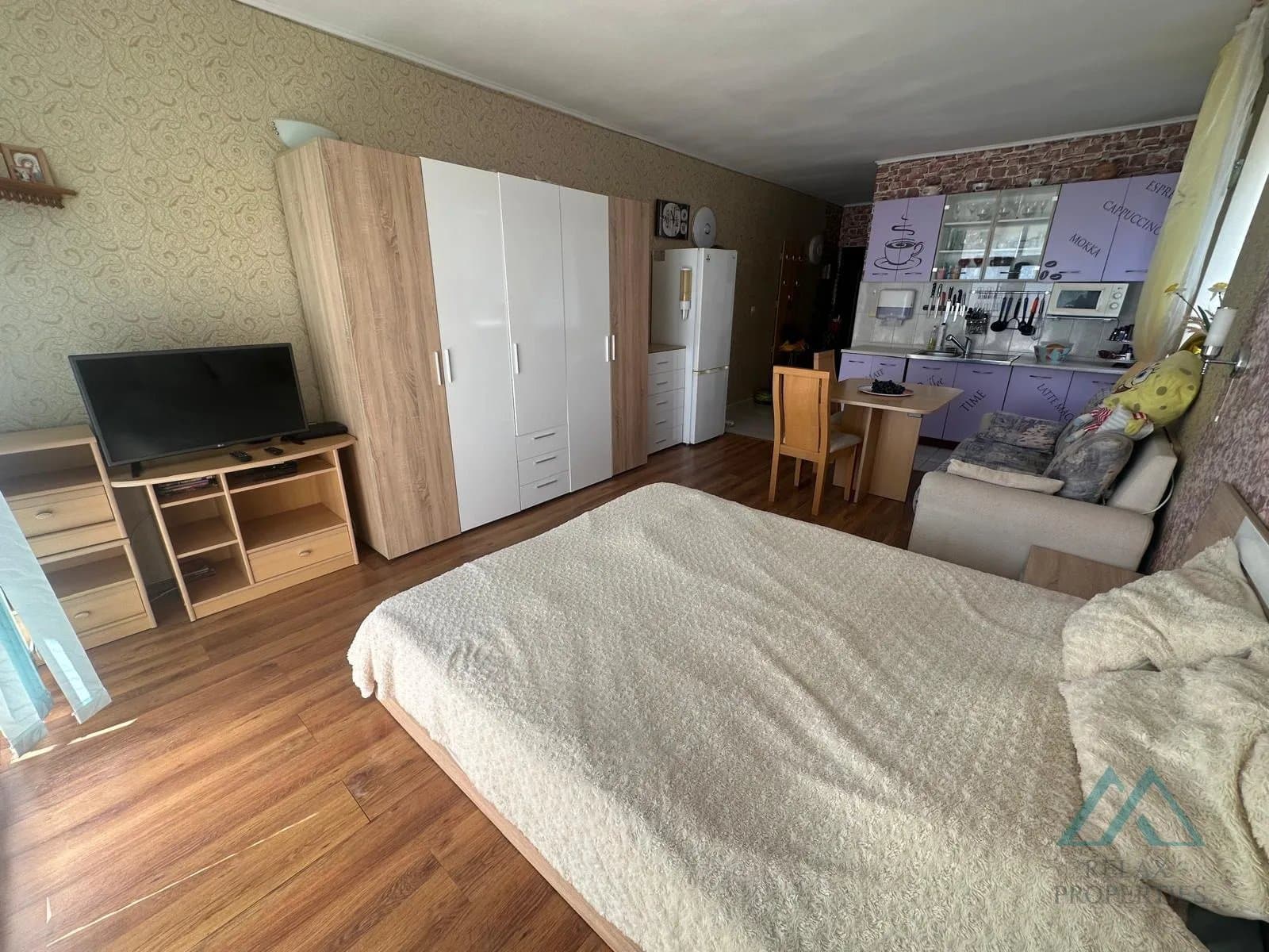 Prostorné studio s výhledem na bazén, Semiramida Gardens, Slunečné pobřeží - jen 400 m od moře - foto 17