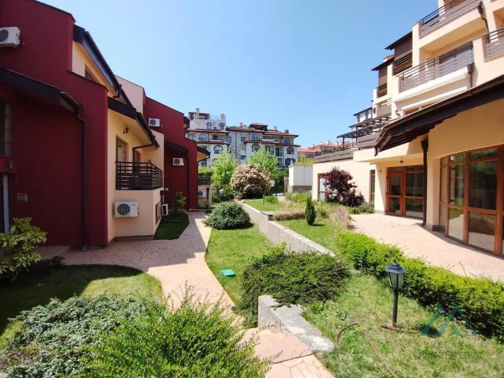 Prostorný apartmán se 2 ložnicemi, komplex Sea Lighthouse, Sveti Vlas, jen 200 m od moře, Bulharsko - foto 7