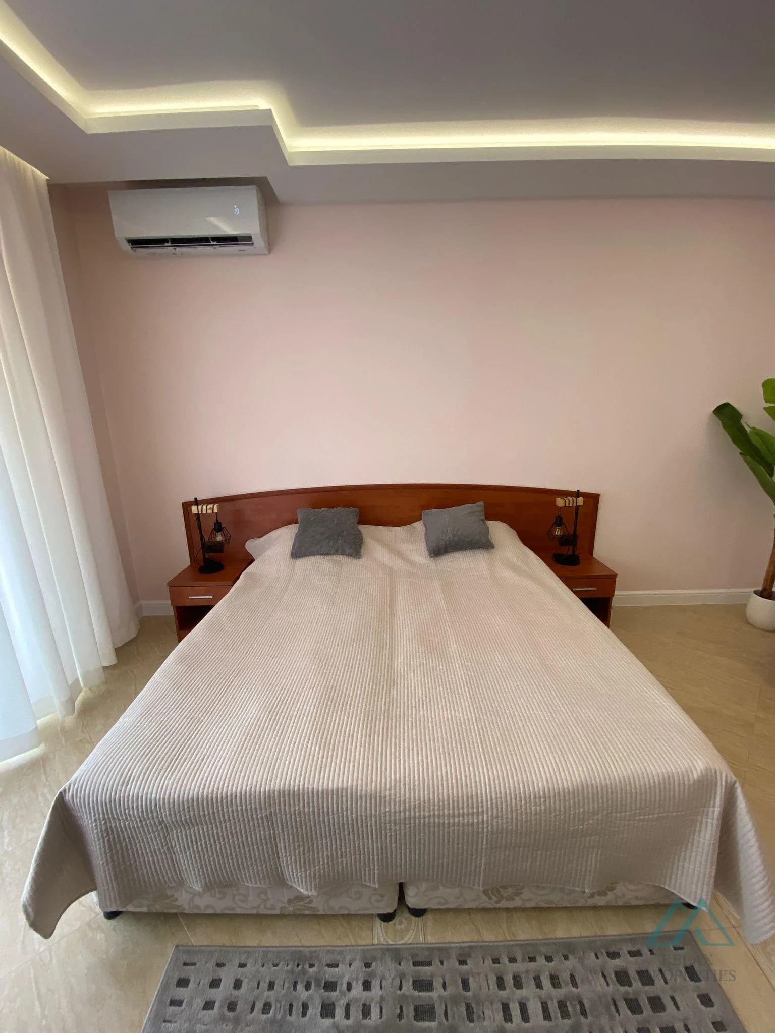 Priestranné zariadené štúdio s výhľadom na bazén v komplexe Palazzo, Slnečné pobrežie – len 200 m od mora - foto 3