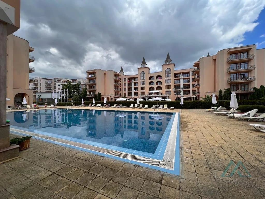 Prostorné zařízené studio s výhledem na bazén v komplexu Palazzo, Slunečné pobřeží - jen 200 m od moře - foto 7