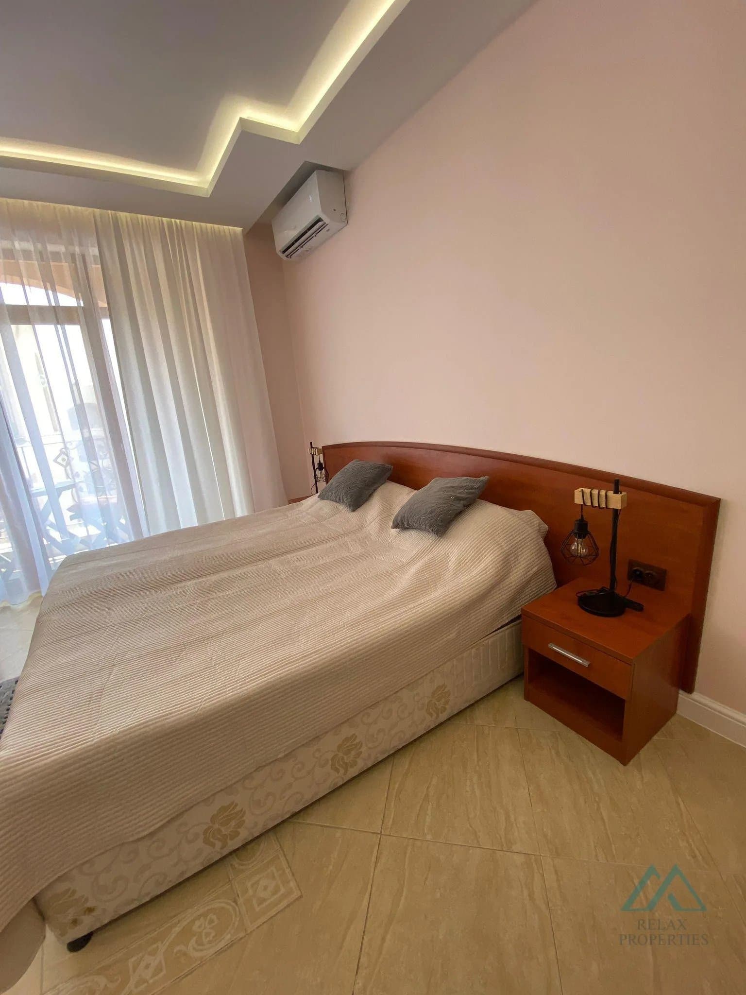 Prostorné zařízené studio s výhledem na bazén v komplexu Palazzo, Slunečné pobřeží - jen 200 m od moře - foto 8