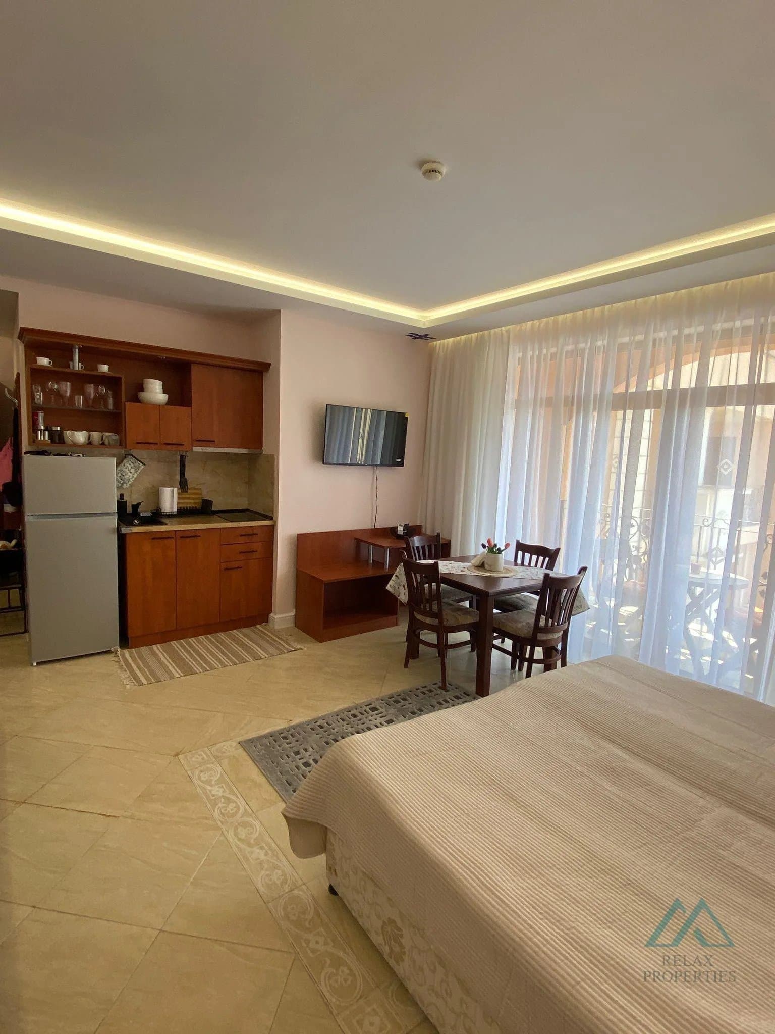 Prostorné zařízené studio s výhledem na bazén v komplexu Palazzo, Slunečné pobřeží - jen 200 m od moře - foto 10