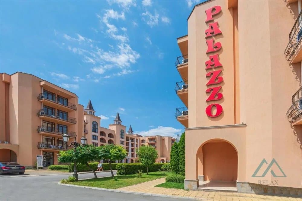 Prostorné zařízené studio s výhledem na bazén v komplexu Palazzo, Slunečné pobřeží - jen 200 m od moře - foto 14