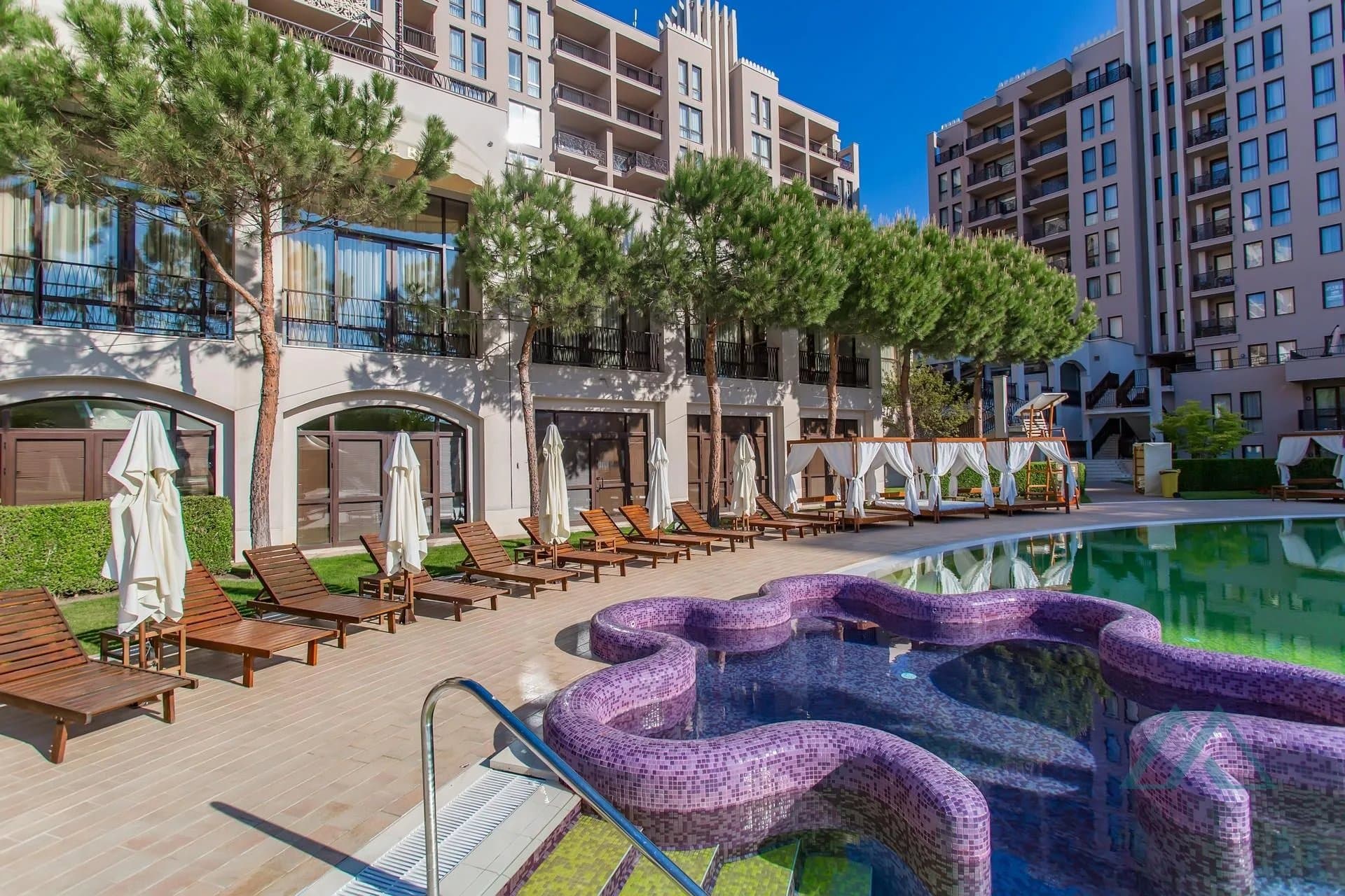 Prostorný apartmán s výhledem na bazén, Barceló Royal Beach, první linie k moři, Slunečné pobřeží - foto 8