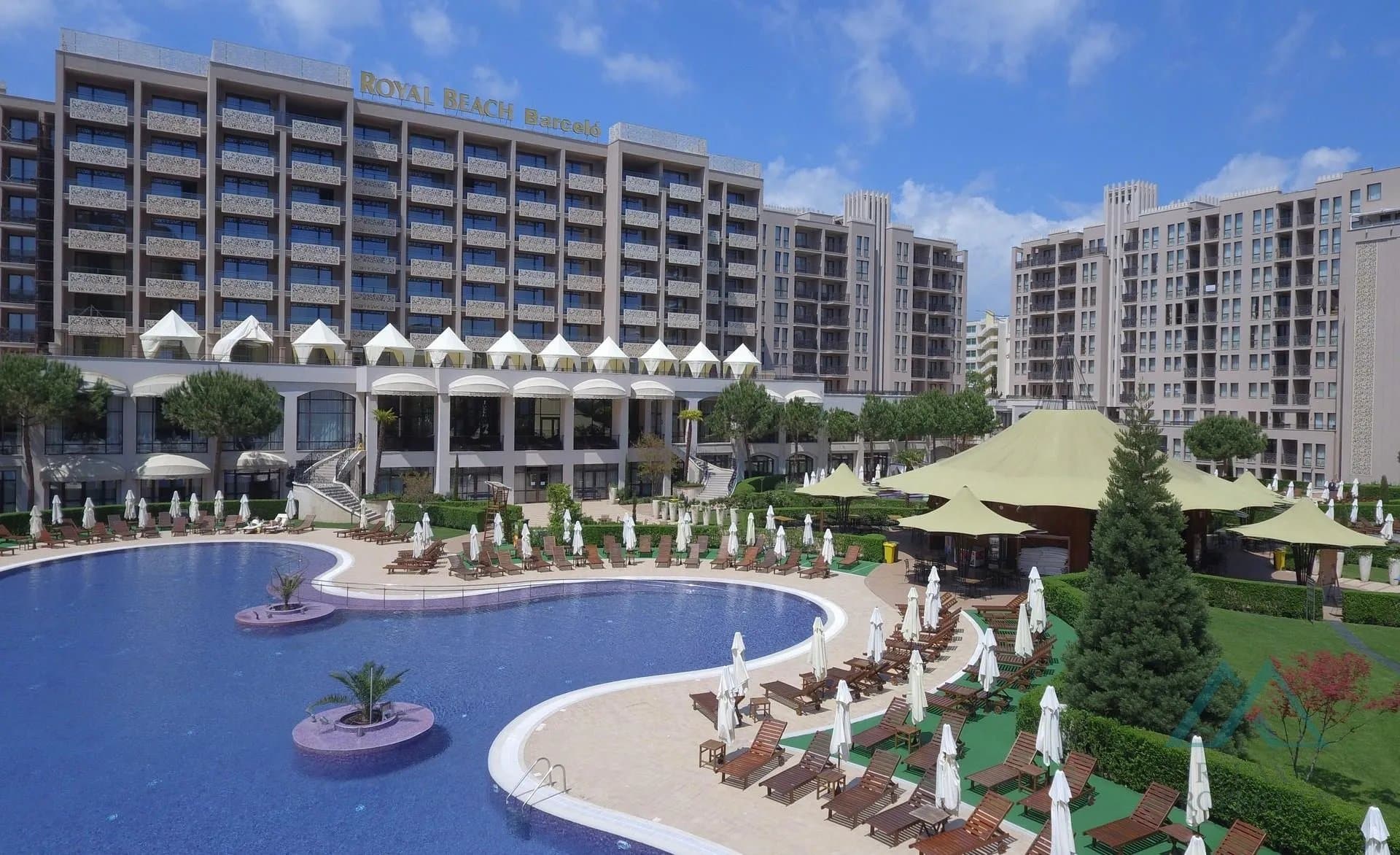 Prostorný apartmán s výhledem na bazén, Barceló Royal Beach, první linie k moři, Slunečné pobřeží - foto 9