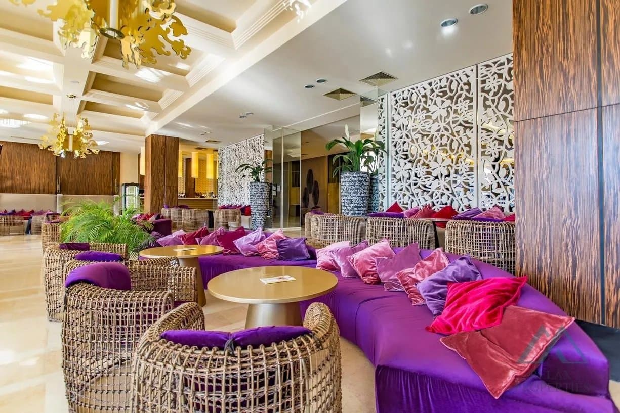 Prostorný apartmán s výhledem na bazén, Barceló Royal Beach, první linie k moři, Slunečné pobřeží - foto 13