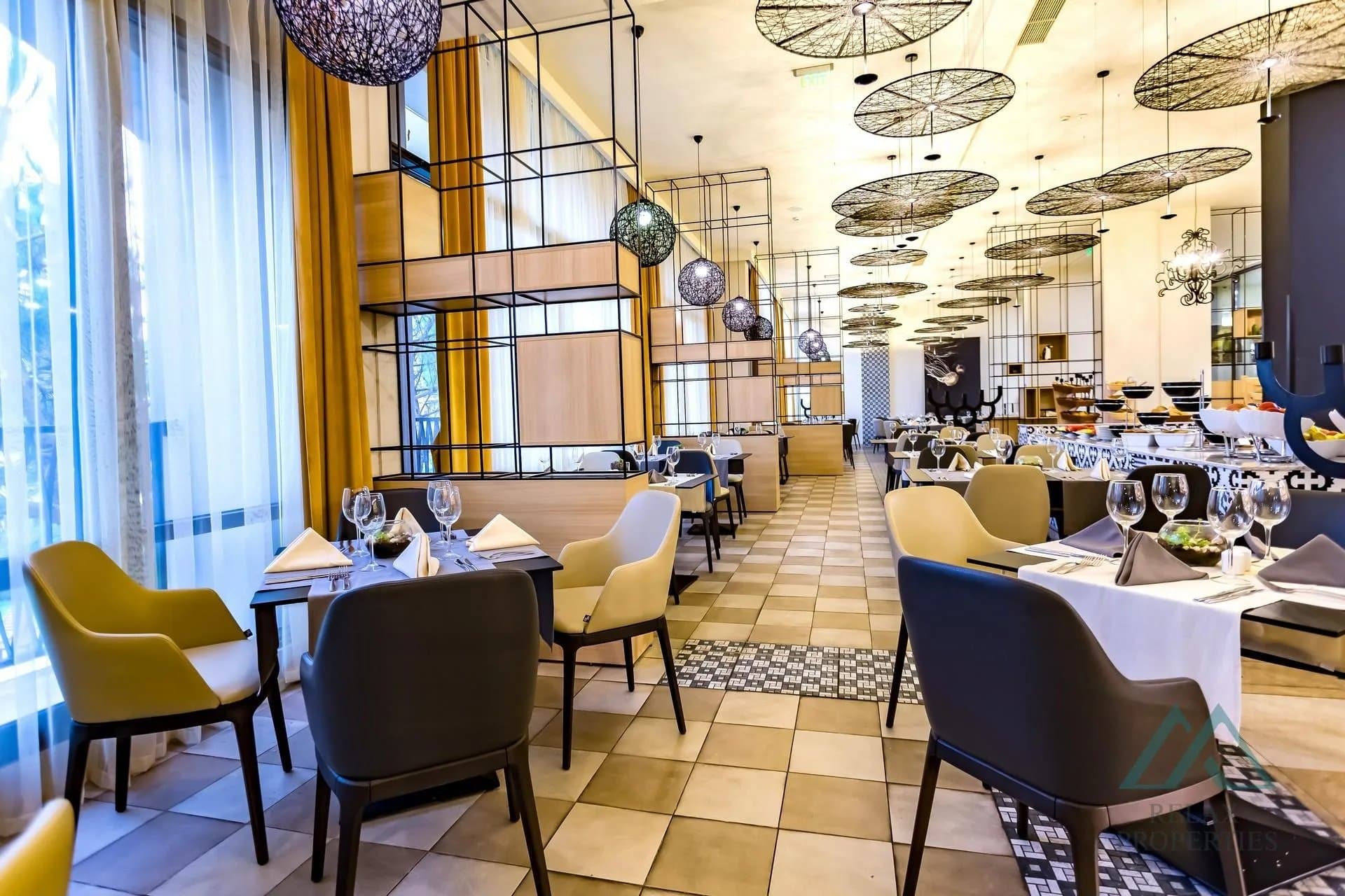 Prostorný apartmán s výhledem na bazén, Barceló Royal Beach, první linie k moři, Slunečné pobřeží - foto 15