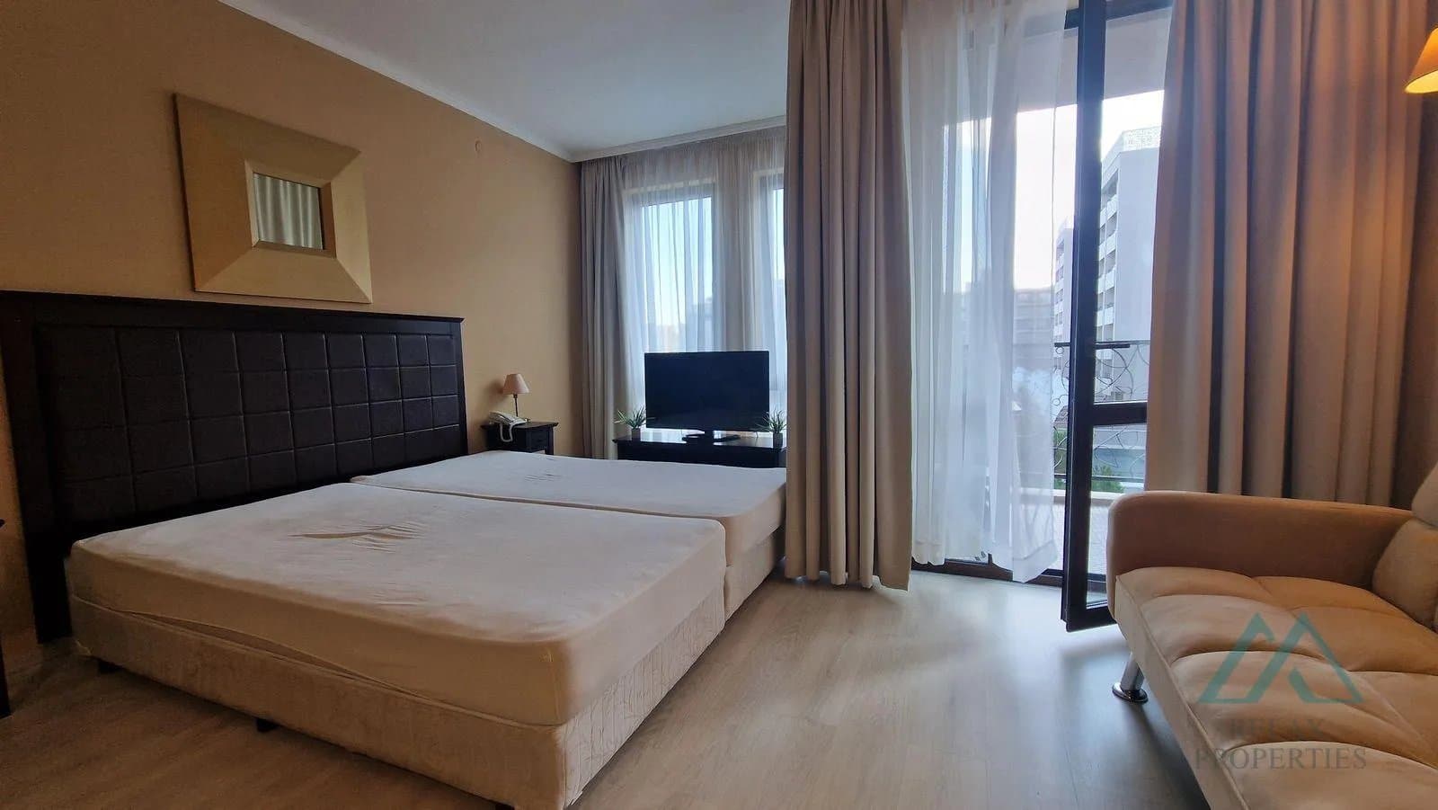 Prostorný apartmán s výhledem na bazén, Barceló Royal Beach, první linie k moři, Slunečné pobřeží - foto 27