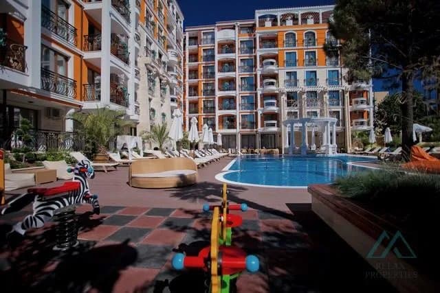 Luxusní apartmán se 3 ložnicemi a 2 koupelnami, Harmony Palace, 400 m od moře, Slunečné pobřeží - foto 1