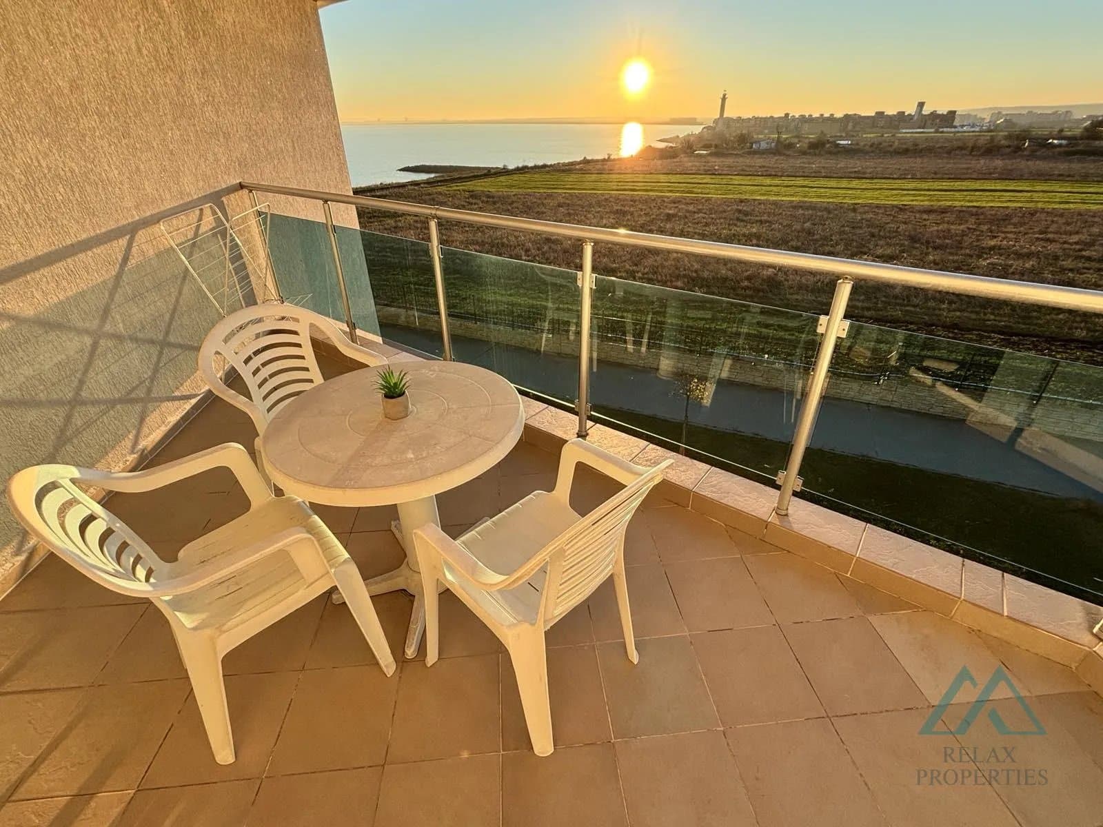 apartmán se 2 ložnicemi a výhledem na moře, komplex Costa Calma, první linie k moři, Ravda, Bulharsko - foto 2