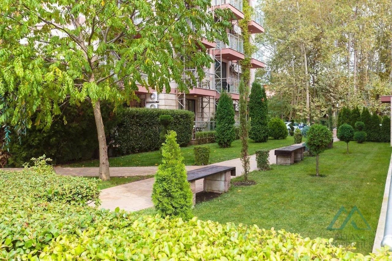 Prostorný apartmán s výhledem na bazén, Tarsis Club & SPA, 700 m od moře, Slunečné pobřeží - foto 3