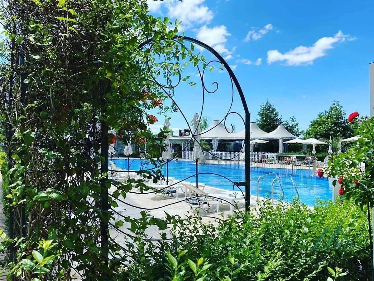 Prostorný apartmán s výhledem na bazén, Tarsis Club & SPA, 700 m od moře, Slunečné pobřeží - foto 5