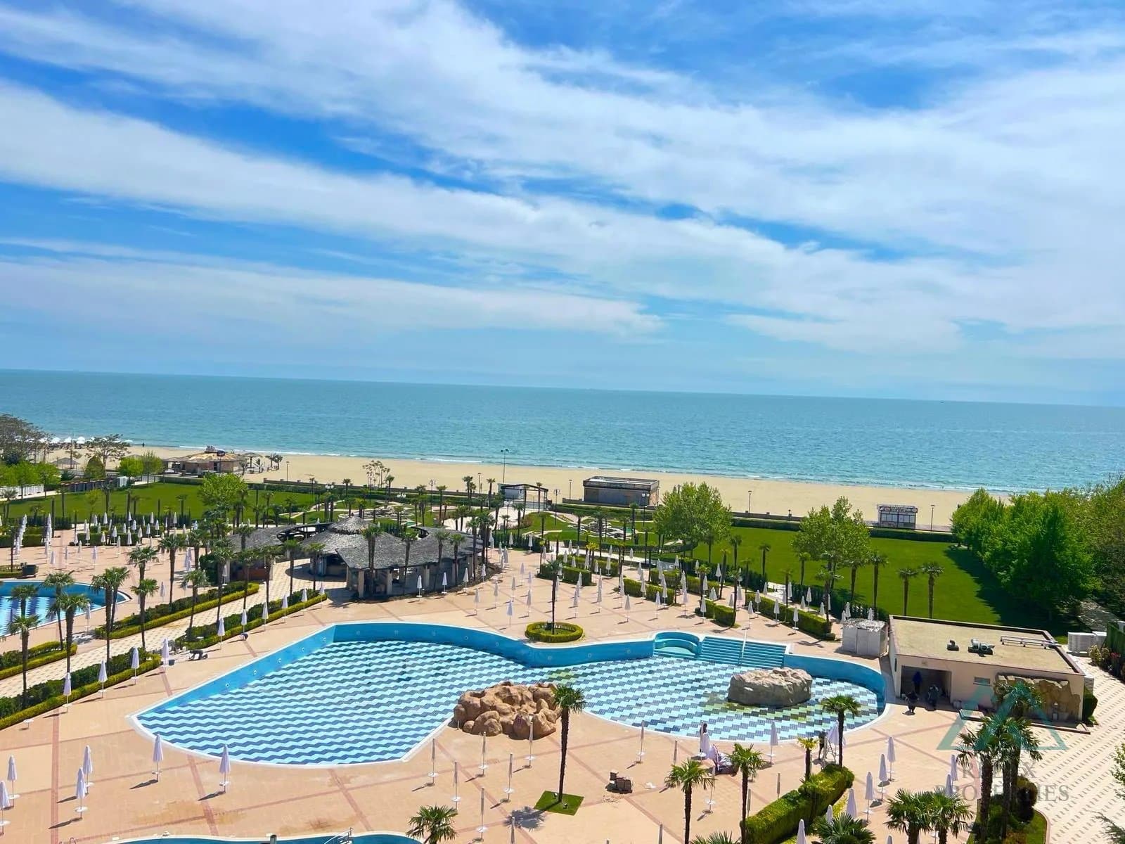 Luxusní apartmán se 2 ložnicemi a výhledem na moře, první řada, DIT Majestic Beach Resort, Slunečné pobřeží - foto 2