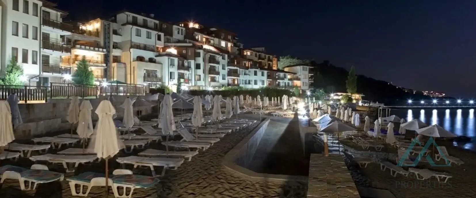 Krásný apartmán se 2 ložnicemi a výhledem na moře, Rajská zahrada, první řada u moře, Sveti Vlas, Bulharsko - foto 1