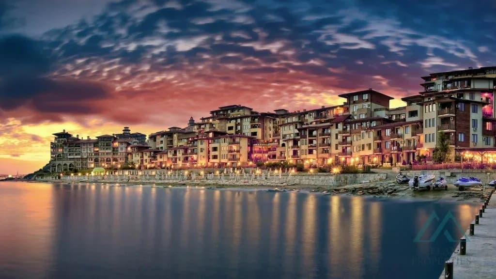 Krásný apartmán se 2 ložnicemi a výhledem na moře, Rajská zahrada, první řada u moře, Sveti Vlas, Bulharsko - foto 12