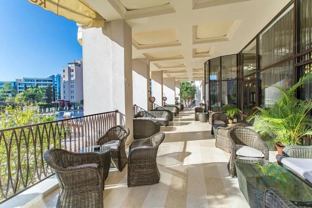 Prostorný apartmán s výhledem na bazén a celý komplex v Barceló Royal Beach, Slunečné pobřeží, Bulharsko - foto 1