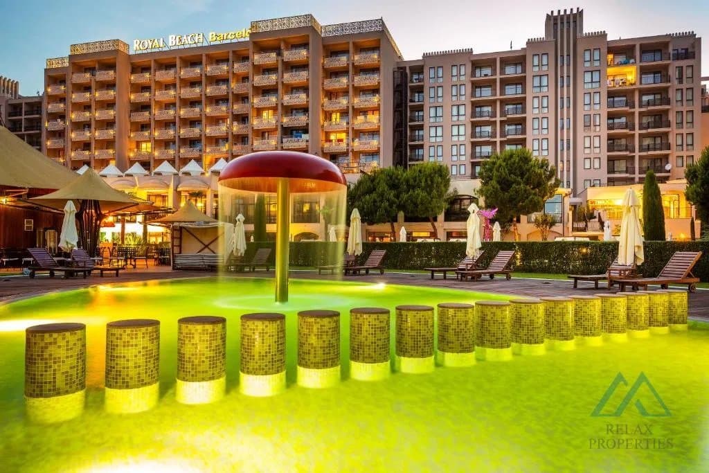 Prostorný apartmán s výhledem na bazén a celý komplex v Barceló Royal Beach, Slunečné pobřeží, Bulharsko - foto 2