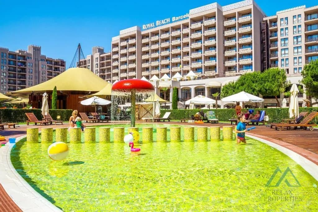 Prostorný apartmán s výhledem na bazén a celý komplex v Barceló Royal Beach, Slunečné pobřeží, Bulharsko - foto 16