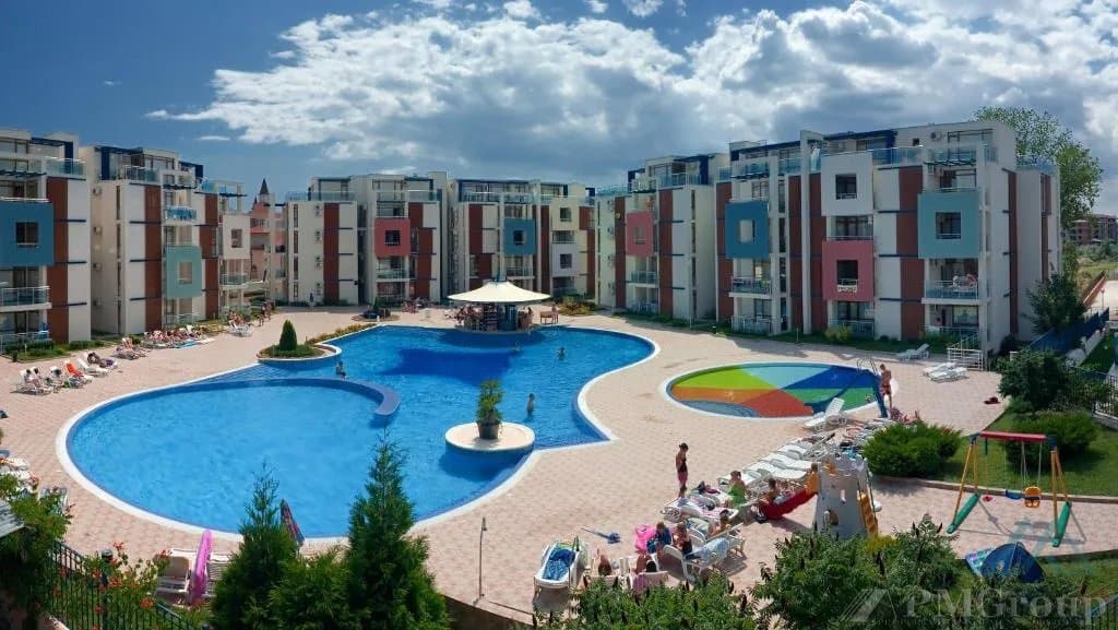 Prostorné studio s balkonem jen 300 m od pláže - Sun City 1, Slunečné pobřeží - foto 1