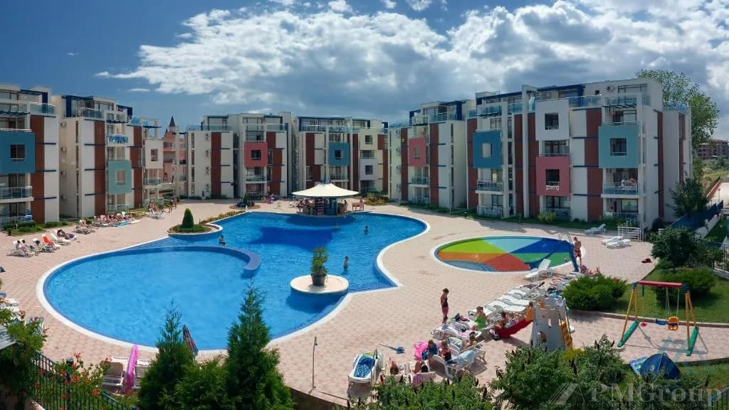 Prostorné studio s balkonem jen 300 m od pláže - Sun City 1, Slunečné pobřeží - foto 1