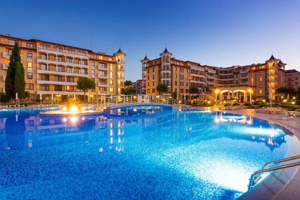 2 pokojový apartmán o rozloze 55 m² v prestižním komplexu Royal Sun na Slunečném pobřeží, 300 m od moře - foto 1