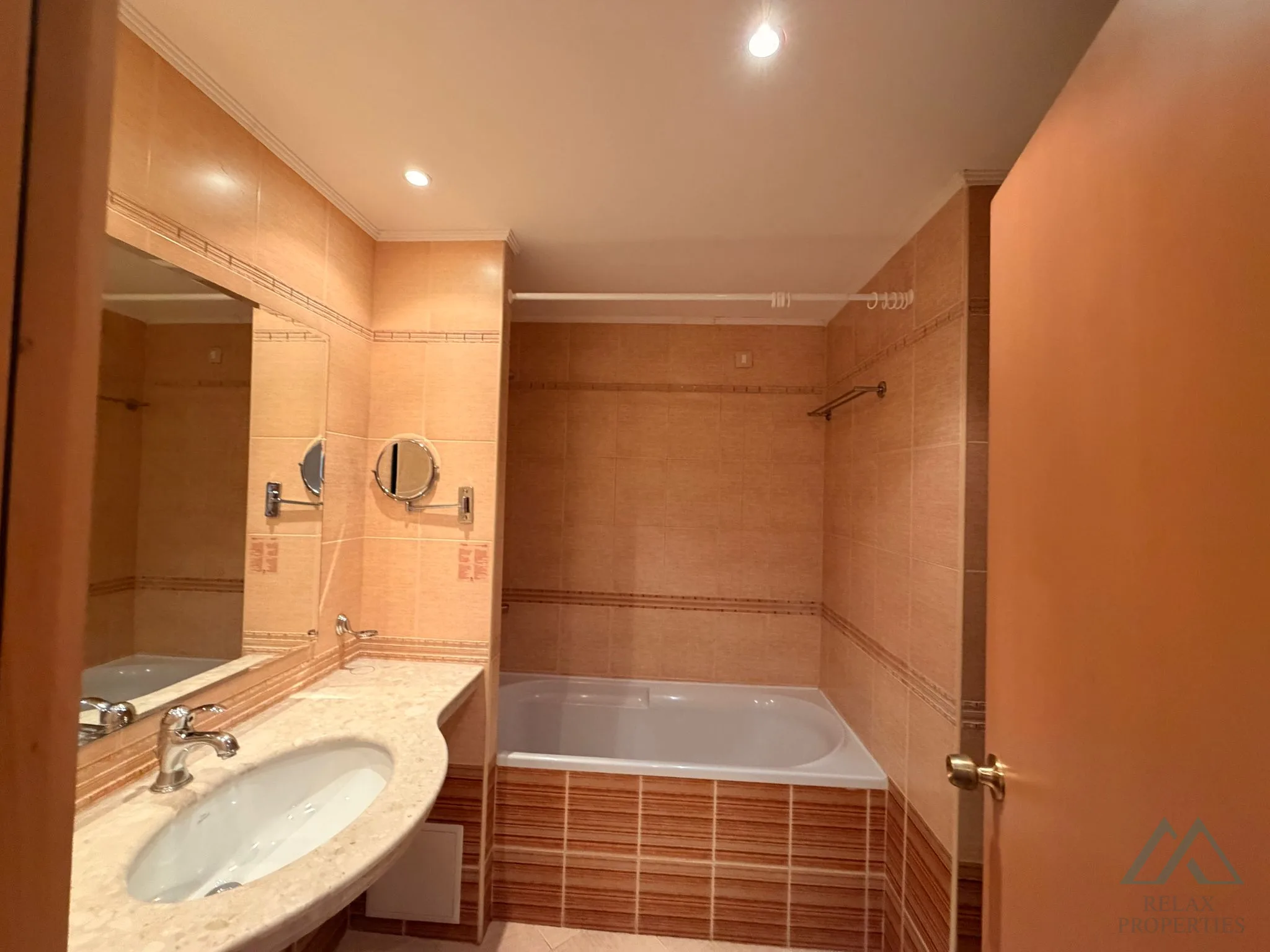 Výhled na moře! luxusní DIT Majestic 2+kk, první řada, Slunečné pobřeží - foto 18