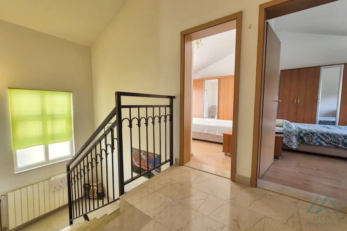 Samostatně stojící dvoupatrový dům, 500 m od moře, Kaštel Lukšić - Dalmácie - foto 5