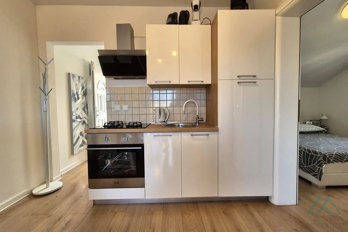 Moderně zařízený apartmán s výhledem na moře, 350 m od moře, Supetar - ostrov Brač - foto 4