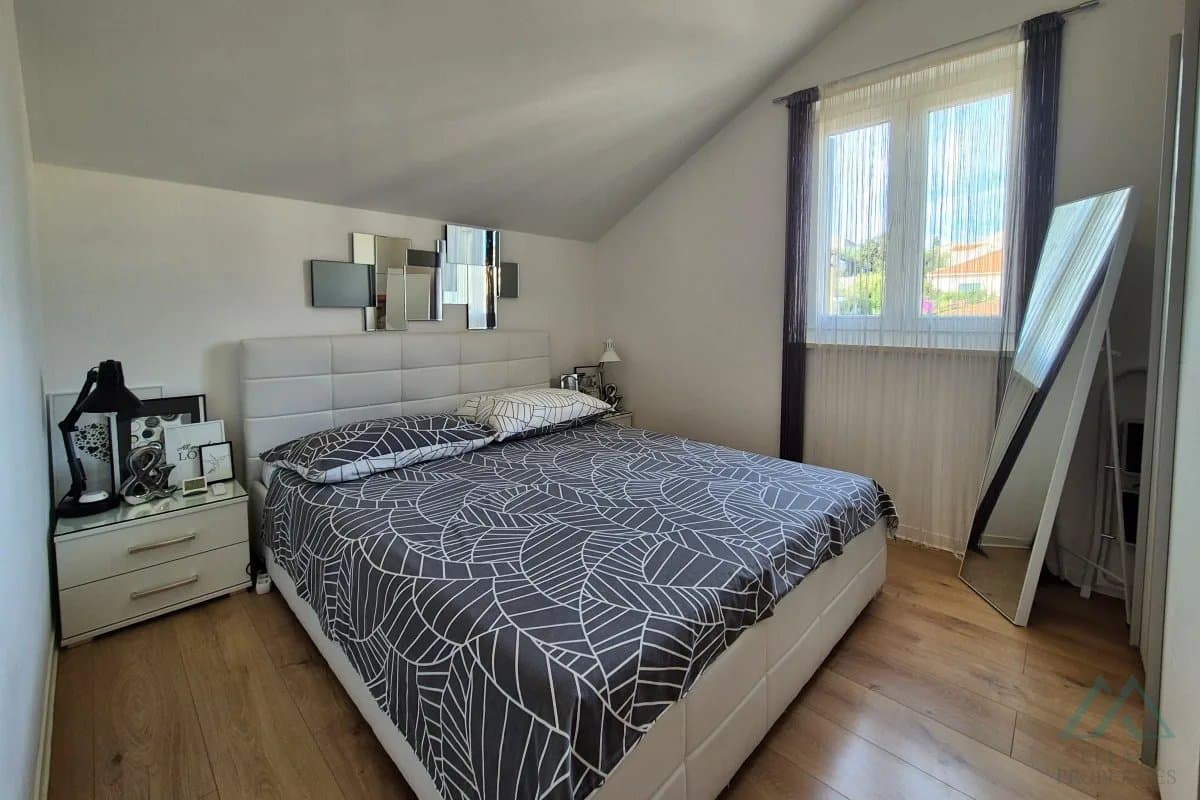 Moderně zařízený apartmán s výhledem na moře, 350 m od moře, Supetar - ostrov Brač - foto 5