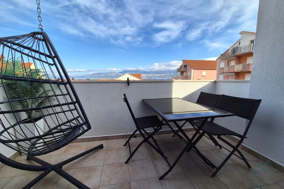 Moderně zařízený apartmán s výhledem na moře, 350 m od moře, Supetar - ostrov Brač - foto 1