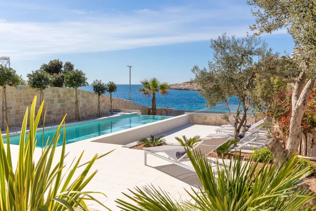 Luxusní vila s bazénem v 1. linii u moře, Rogoznica - Dalmácie - foto 1