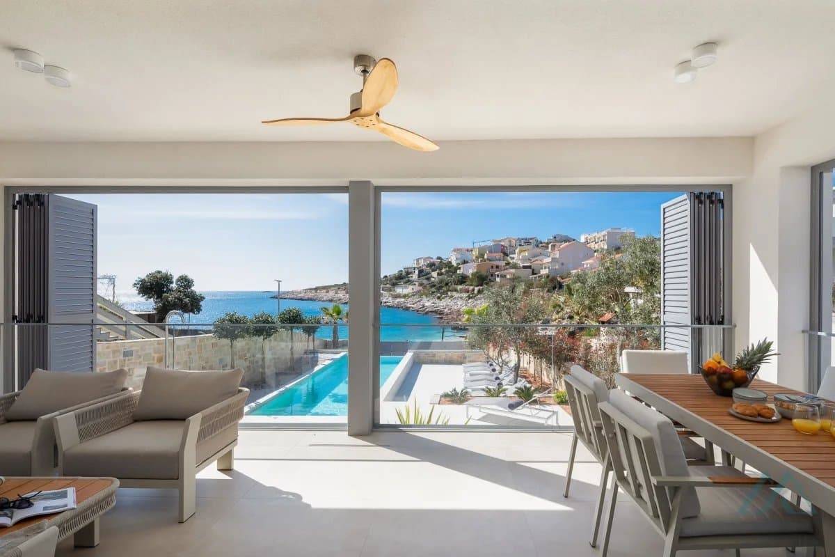 Luxusní vila s bazénem v 1. linii u moře, Rogoznica - Dalmácie - foto 3