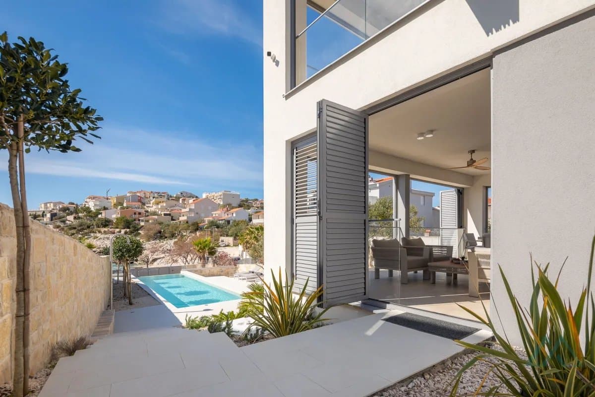 Luxusní vila s bazénem v 1. linii u moře, Rogoznica - Dalmácie - foto 5