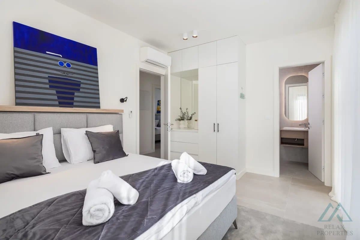 Luxusní vila s bazénem v 1. linii u moře, Rogoznica - Dalmácie - foto 14