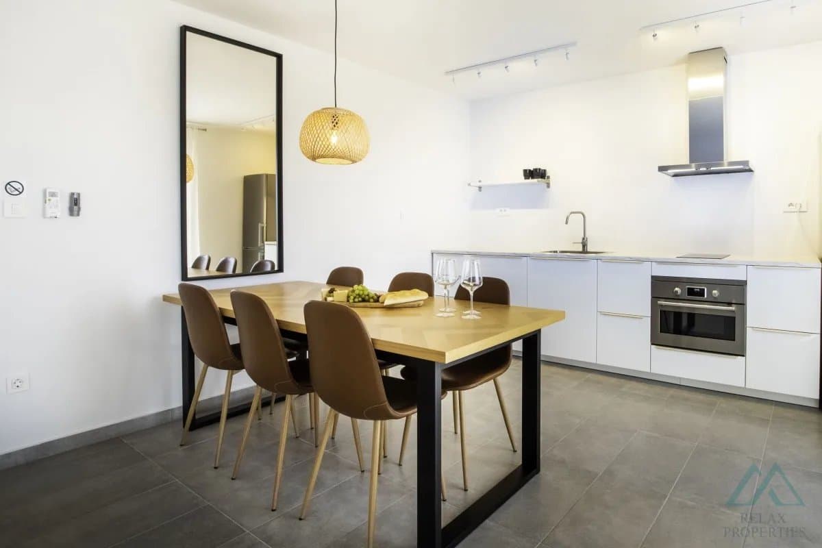 Moderní dům v blízkosti pláže, 150 m od moře, Rogoznica - Dalmácie - foto 5