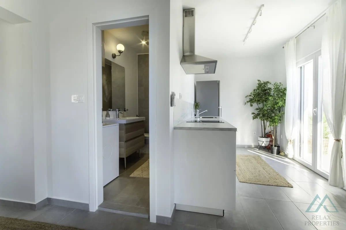 Moderní dům v blízkosti pláže, 150 m od moře, Rogoznica - Dalmácie - foto 8