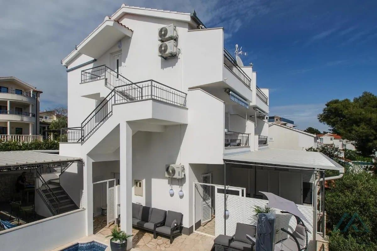 Apartmánový dům s panoramatickým výhledem na moře, ostrov Čiovo - Dalmácie - foto 19