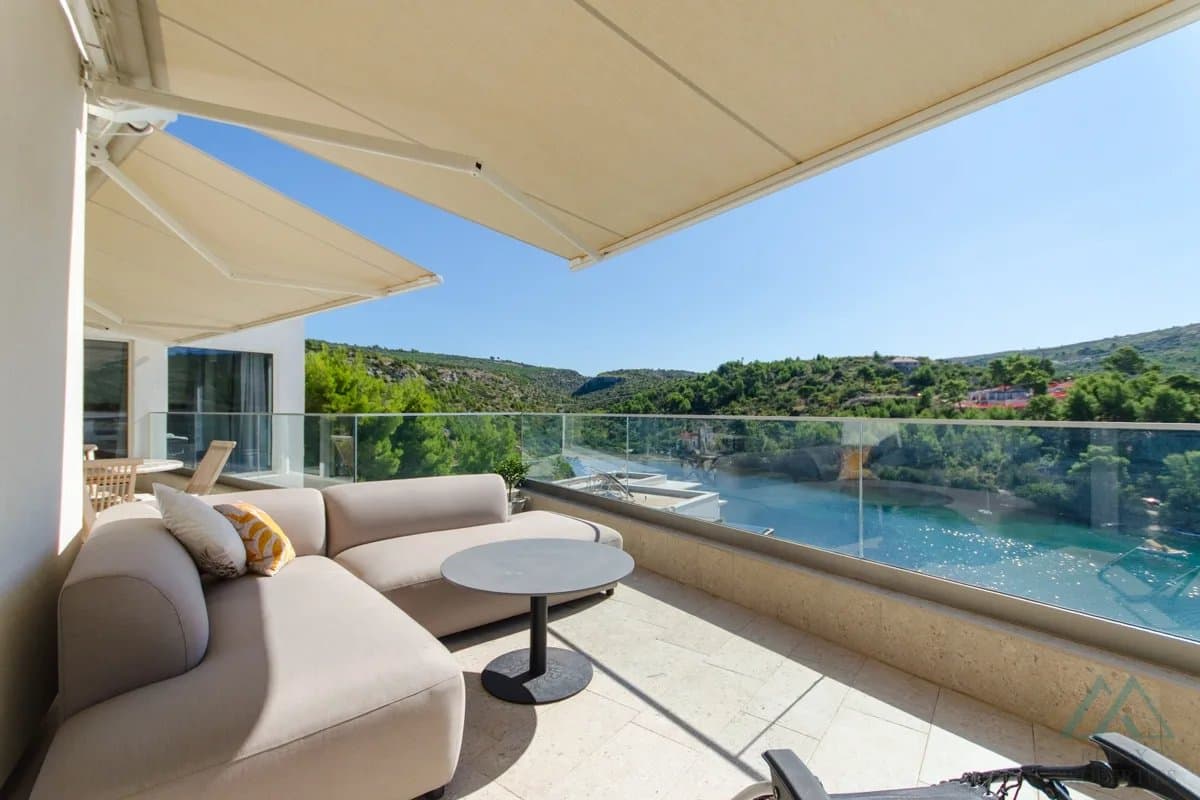 Novostavba vily s bazénem a otevřeným výhledem na moře, Brač - Bobovišća - foto 5