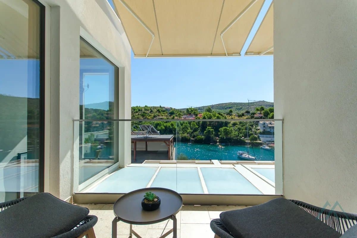 Novostavba vily s bazénem a otevřeným výhledem na moře, Brač - Bobovišća - foto 21