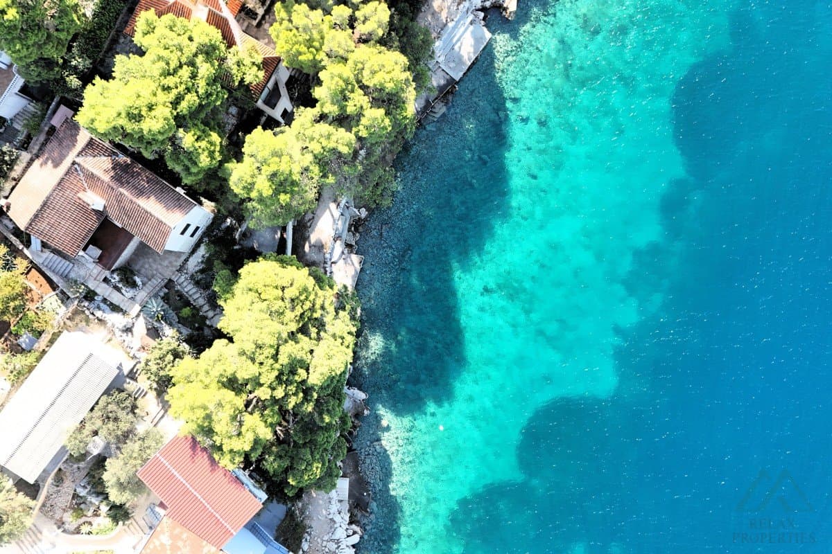 Jedinečný dům v 1. linii u moře, Rogoznica - Dalmácie - foto 1