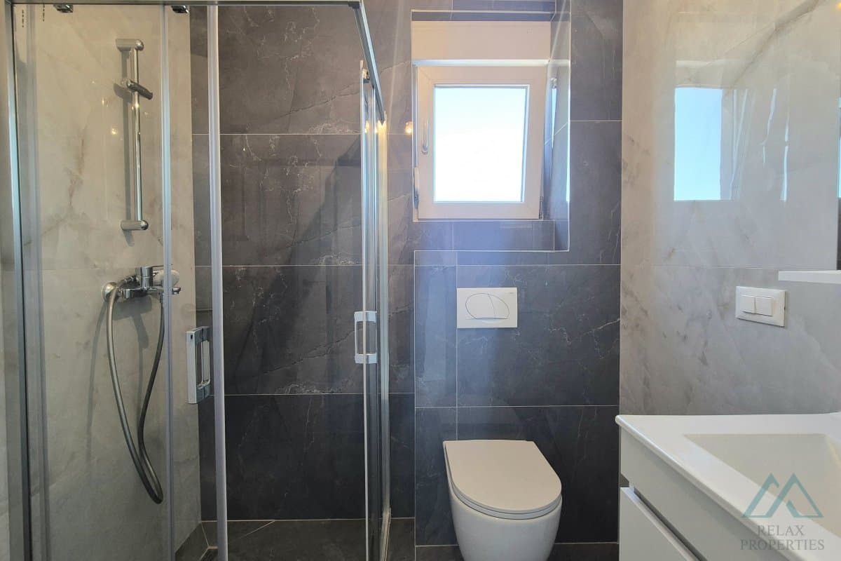 Penthouse se střešní terasou a výhledem na moře, ostrov Čiovo - Dalmácie - foto 7