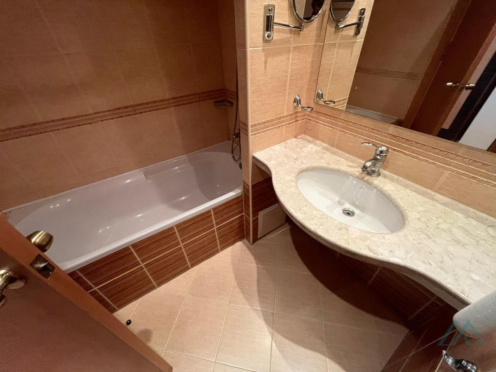 První řádek! Studio v 4★ DIT Majestic Resort, s nájemní smlouvou, Slunečné pobřeží, Bulharsko - foto 11