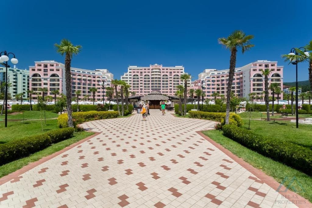 První řádek! Studio v 4★ DIT Majestic Resort, s nájemní smlouvou, Slunečné pobřeží, Bulharsko - foto 1